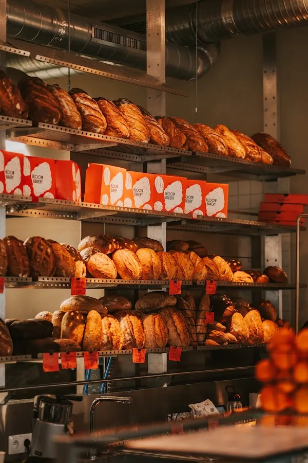 BookNoFees: Bäckerei – BLOOM BAKERY – Bratislava – BLOOM BAKERY, Foto 1