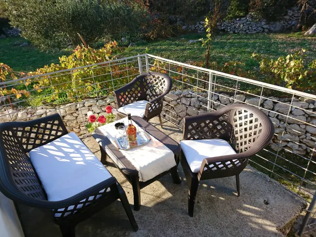 BookNoFees: Renoviertes Steinhaus für einen ruhigen Urlaub in der Natur – Vučevica, Klis, Split