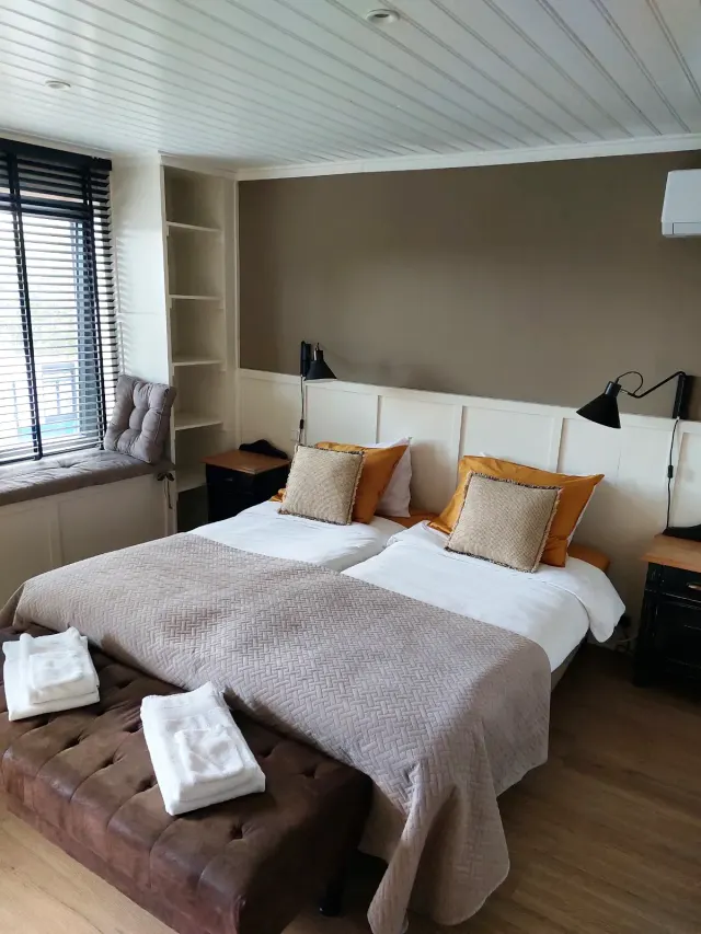 BookNoFees: Charaktervolles Privatzimmer für zwei Personen mit Klimaanlage – Oost Souburg