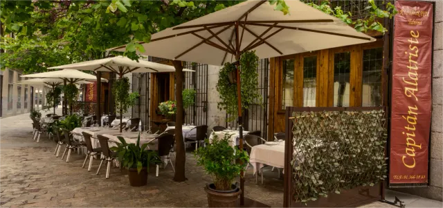 BookNoFees: Restaurant – Taberna del Capitán Alatriste – Madrid – Taverne des Kapitäns Alatriste, Foto 2