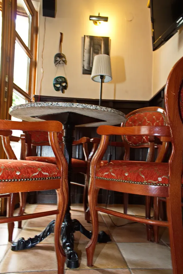 BookNoFees: Café – Corvin Kávézó – Budapest – Corvin Café, Foto 3