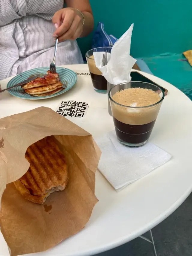 BookNoFees: Café – Cat Cafe Athens – Athens – Katzencafé Athen, Foto 2