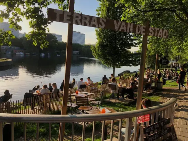 BookNoFees: Restaurant – Lokaal van de Stad – Amsterdam – Räumlichkeiten der Stadt, Foto 2