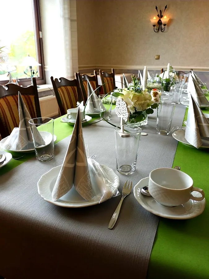 BookNoFees: Restaurant – Landgasthof Zum Burghof – Medebach – Landgasthof Zum Burghof, Foto 1