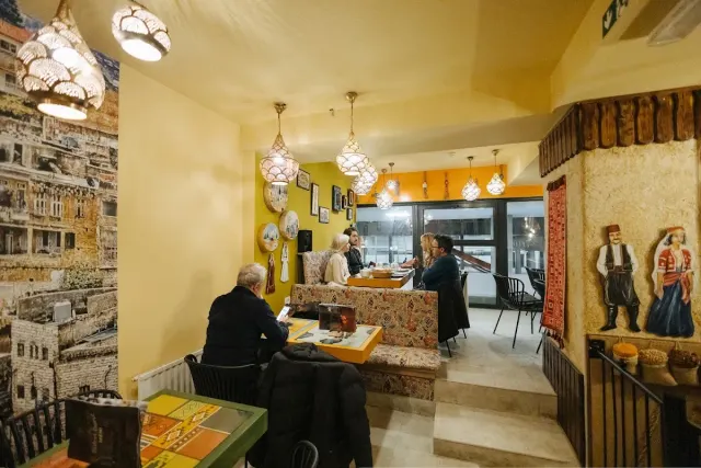 BookNoFees: Al Yasmin, Ljubljana
