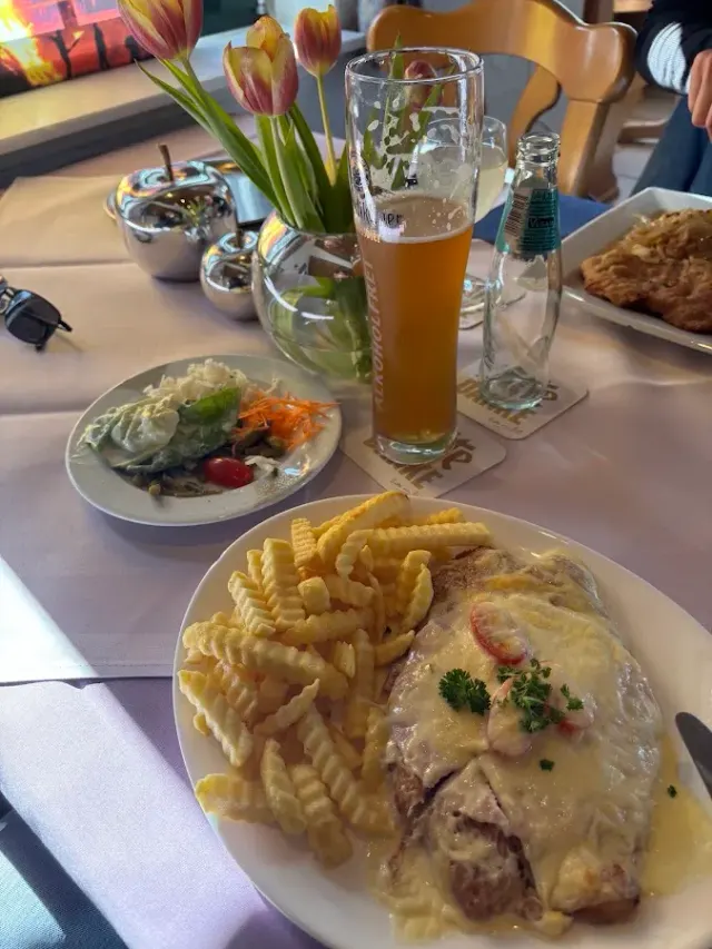 BookNoFees: Restaurant – Gaststätte Waldenburg – Attendorn – Gaststätte Waldenburg, Foto 3