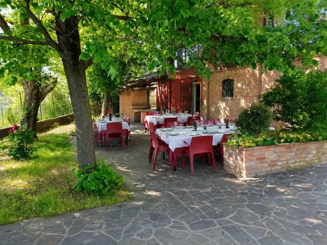 BookNoFees: Der Negrese Ziano Piacentino (Piacenza) – Ziano Piacentino (Piacenza)