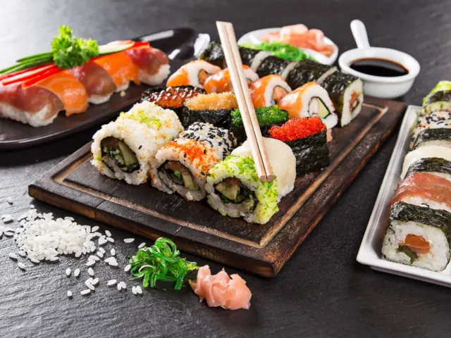 BookNoFees: Restaurant – Sakura Maru – Madrid – Kirschblütenboot, Foto 3
