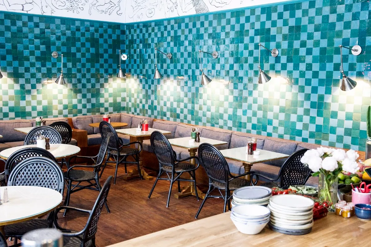 BookNoFees: Café – Farm Girl – London – Mädchen vom Bauernhof, Foto 1