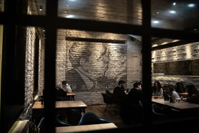 BookNoFees: Restaurant – Alt Shift – Bucharest – Alles + Umschalttaste, Foto 2