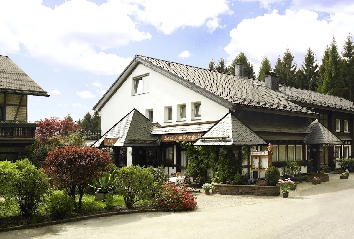 BookNoFees: Restaurant – Landhaus Berghof Restaurant und Café – Wenden – Landhaus Berghof Restaurant und Café, Foto 1