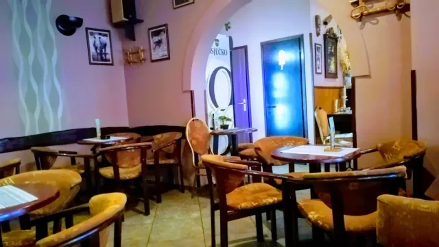 BookNoFees: Café – Cafe bar Makumba – Zagreb – Café-Bar Makumba, Foto 3