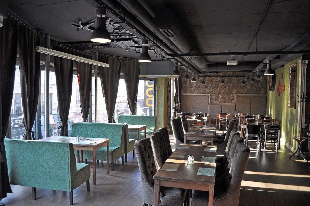 BookNoFees: Restaurant – U Zeleného stromu – Bratislava – Beim Grünen Baum, Foto 1