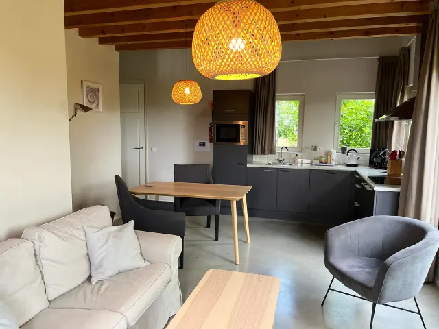 BookNoFees: Gemütliches Tiny House mit Terrasse und Garten – Schoondijke
