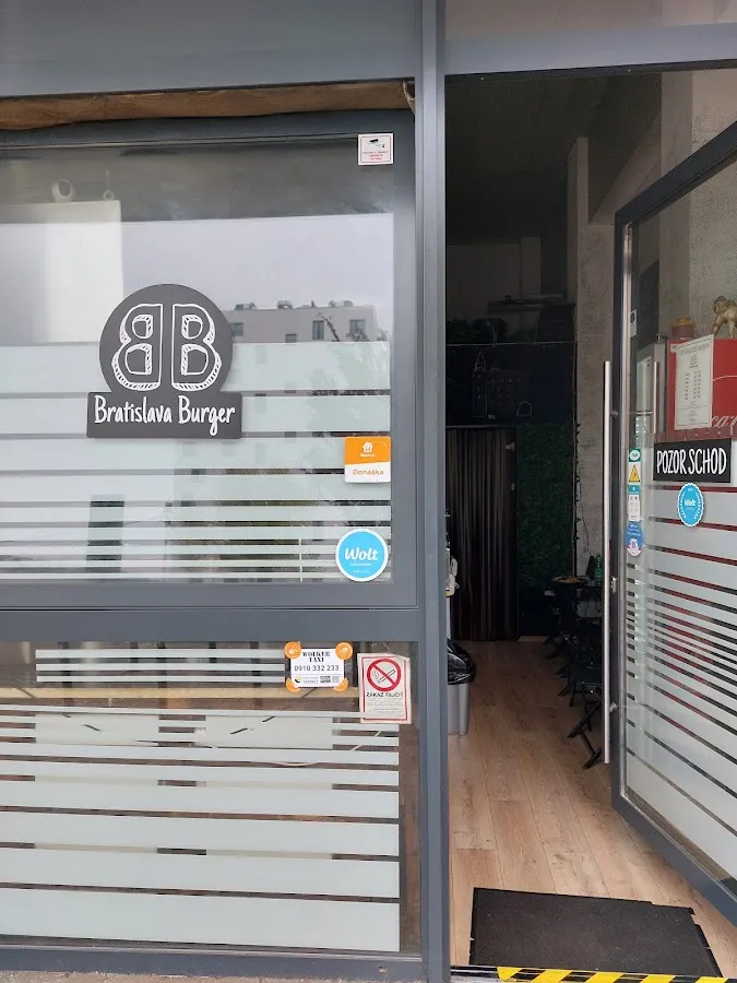 BookNoFees: Imbiss – Bratislava Burger – Bratislava – Bratislava-Burger, Foto 1