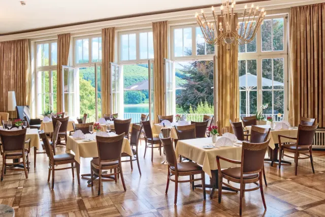 BookNoFees: Restaurant – Welcome Hotel Meschede/Hennesee – Meschede – Welcome Hotel Meschede/Hennesee, Foto 2