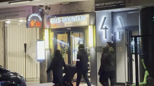 BookNoFees: Restaurant – Golden Mountain – Oslo – Goldener Berg, Foto 3