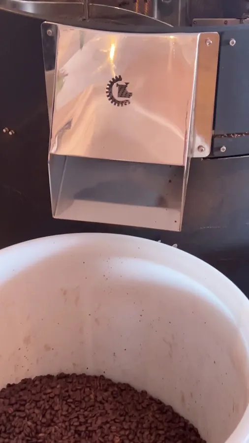 BookNoFees: Café – Pražarna – Ljubljana – Pražarna, Foto 3