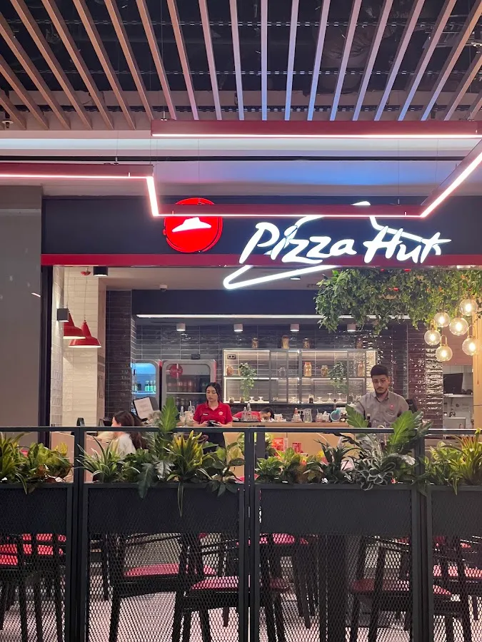BookNoFees: Restaurant – Pizza Hut – Bucharest – Pizza Hut, Foto 1
