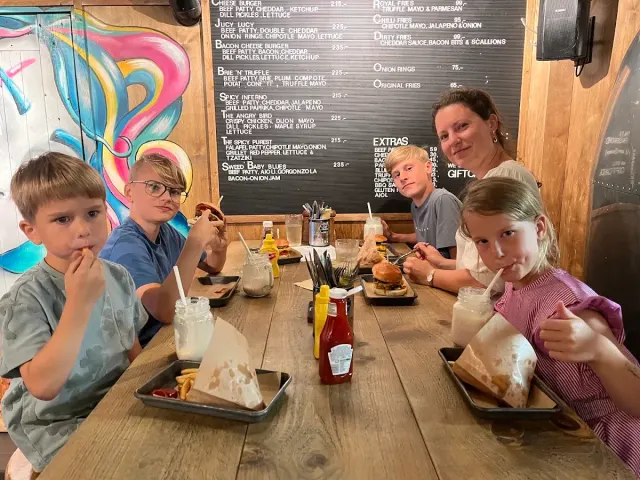 BookNoFees: Restaurant – Burger Joint – Oslo – Burger Joint, Foto 2