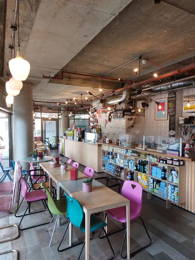 BookNoFees: Café – 21 Sid Tarot & Coffee – London – 21 Sid Tarot & Kaffee, Foto 1