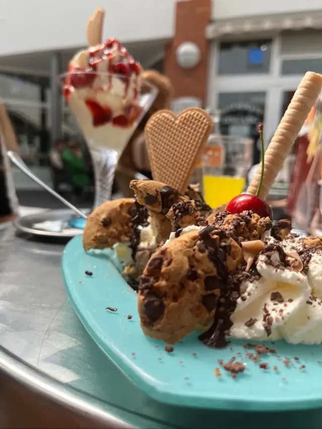 BookNoFees: Restaurant – Eis-Café San Marco – Arnsberg-Hüsten – Eis-Café San Marco, Foto 3
