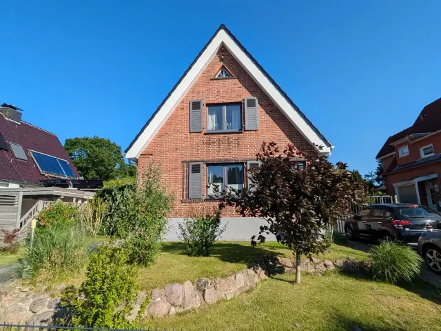 BookNoFees: Ferienwohnung in Lübeck – Geräumige Doppelhaushälfte mit ruhigem Charakter