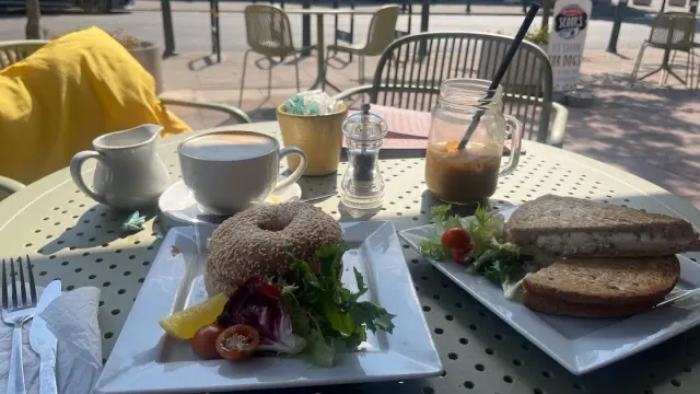 BookNoFees: Café – Branching Out – London – Neue Wege beschreiten, Foto 2
