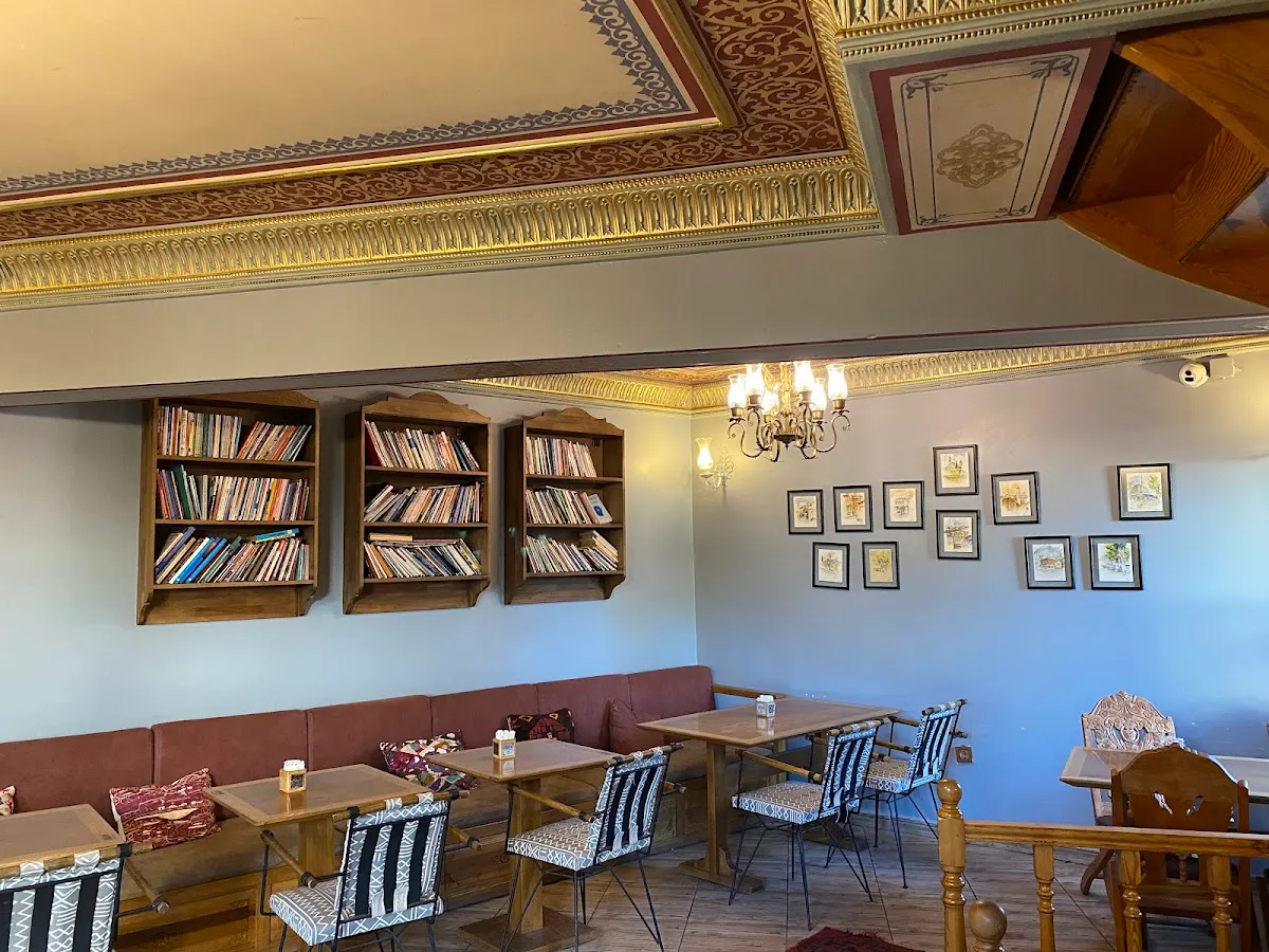 BookNoFees: Café – Aşiyan Books And Coffee – Istanbul – Aşiyan – Bücher und Kaffee, Foto 1