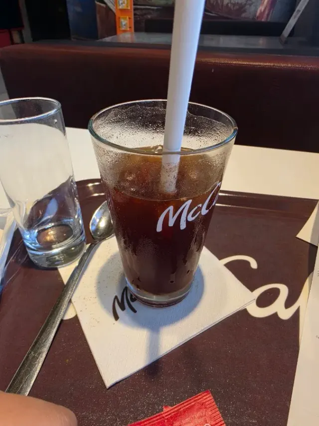 BookNoFees: Imbiss – McDonald's – Zagreb – McDonald's, Foto 2
