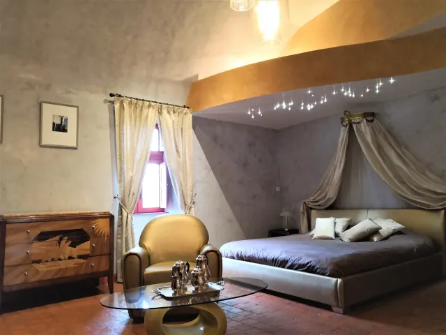 BookNoFees: Schloss La Servayrie – Apollon-Suite – Mouret