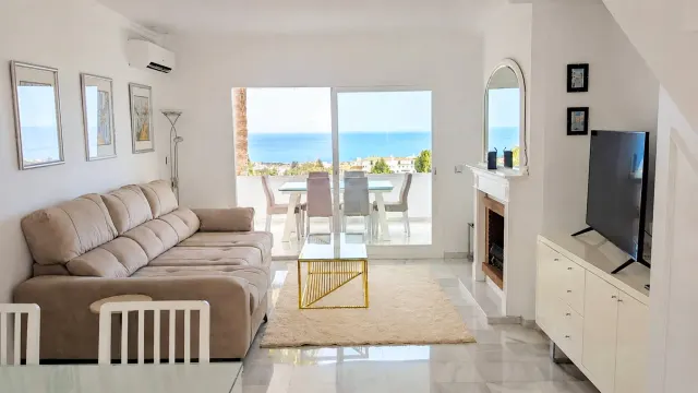BookNoFees: Geräumige Maisonette-Wohnung mit Panoramablick auf das Meer – Mijas
