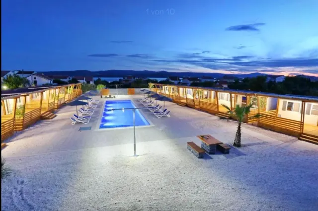 BookNoFees: Ruhiges Haus im Camper-Stil mit Gemeinschaftspool – Turanj