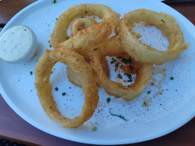 BookNoFees: Restaurant – BeAbout – Bratislava – Über uns, Foto 2