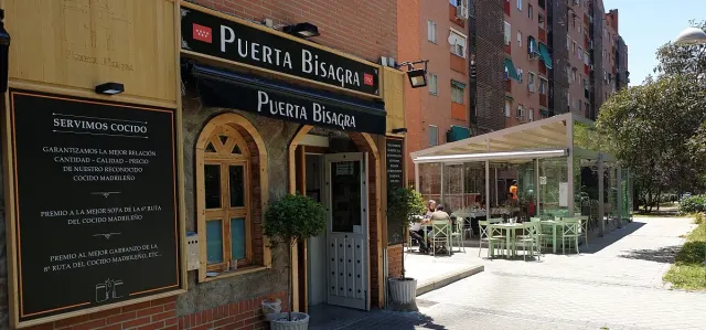 BookNoFees: Restaurant – Puerta bisagra – Madrid – Schwenktür, Foto 3