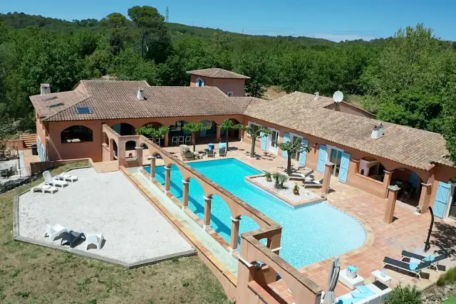 BookNoFees: Les Palmiers –  6 personnes avec  piscine + clim – TRANS-EN-PROVENCE
