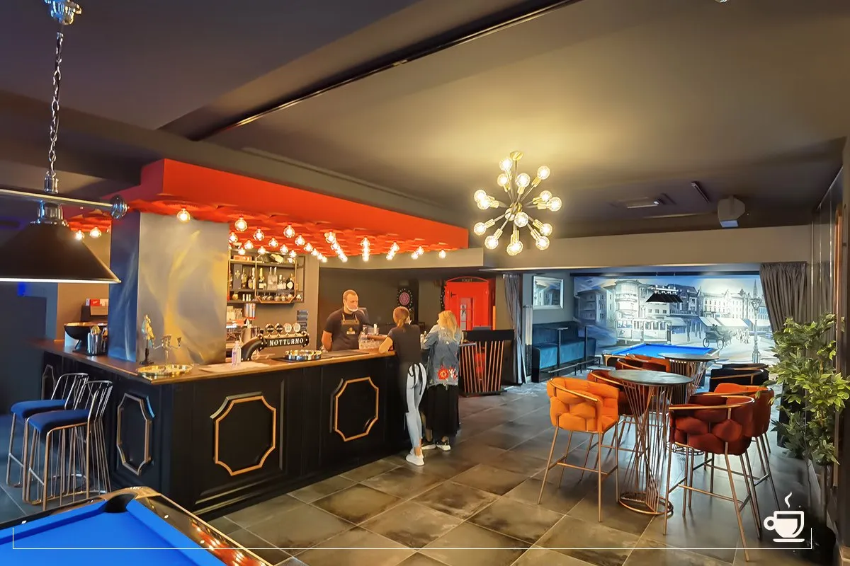 BookNoFees : Café – Cafe & billiard bar Notturno – Zagreb – Café-bar et salle de billard Notturno, photo n° 1