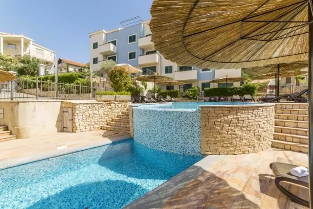 BookNoFees : location de vacances à Slatine – Appartement de vacances au calme avec vue sur la mer et piscine