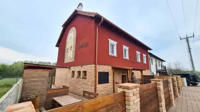 BookNoFees : location de vacances à Jevišovka – Une maison calme et élégante avec une cave à vin