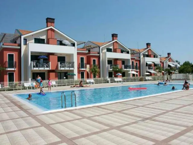 BookNoFees: Appartement spacieux situé dans un complexe résidentiel calme avec piscine – Cavallino-Treporti