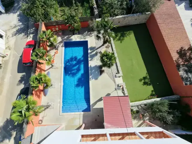 BookNoFees: Vacanze da sogno in 130 m², piscina da 57 m² e giardino privato – Čabrunići