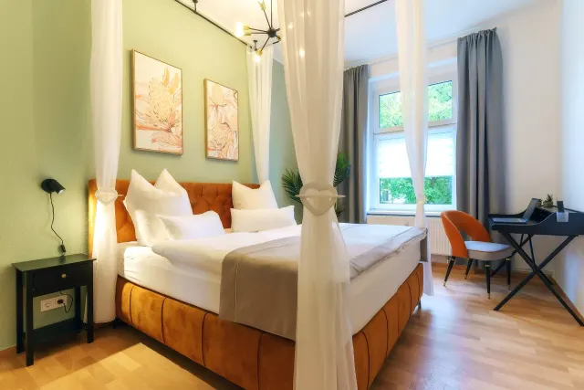 BookNoFees: casa vacanza a Magdeburg – Affascinante appartamento in un edificio storico con balcone nel cuore di Magdeburgo