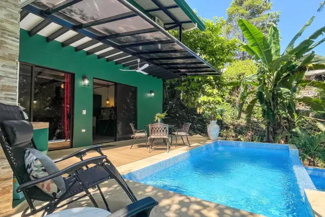BookNoFees: casa vacanza a QUEPOS MANUEL ANTONIO – Meravigliosa casa con piscina a sfioro