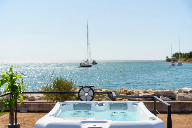 BookNoFees: Luxury Sea House Pearl Infinity – Esclusiva casa galleggiante a Novigrad – Novigrad