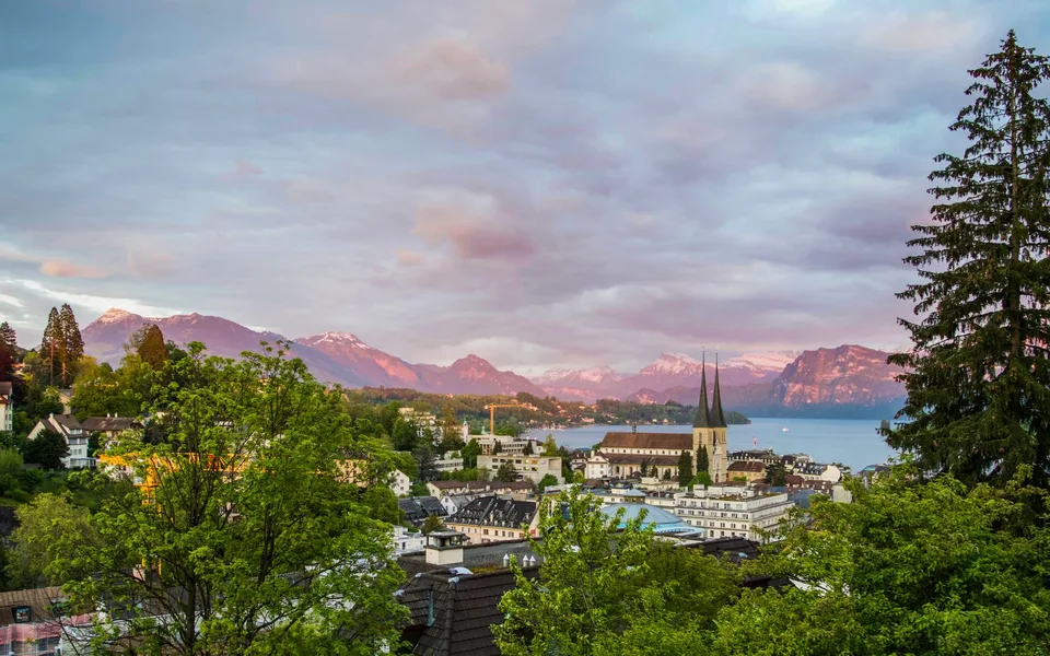 Blick über Luzern und seine historischen Häuser