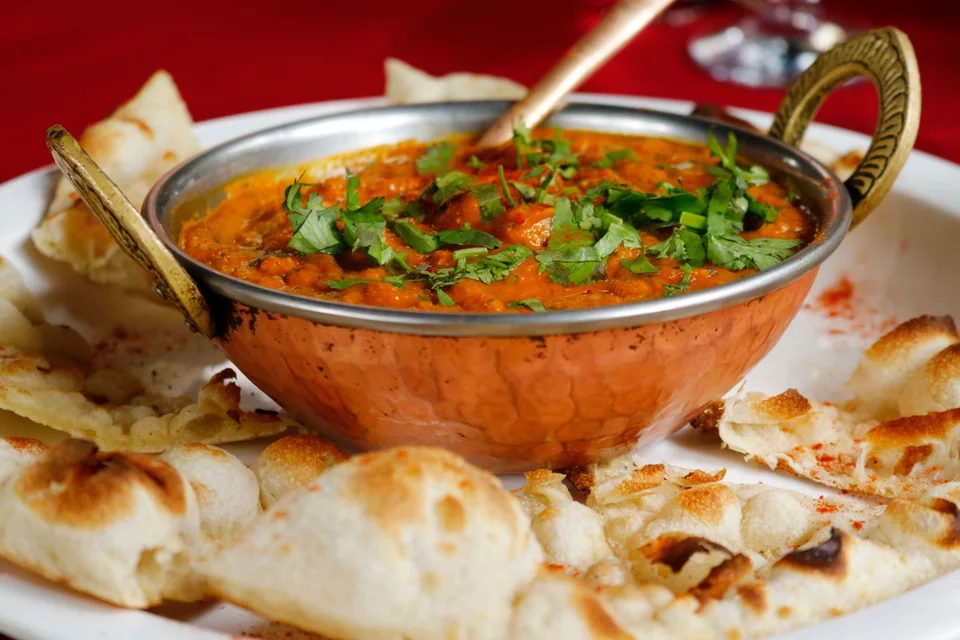 BookNoFees: Beispielfoto: Indisches Curry mit Naan-Brot